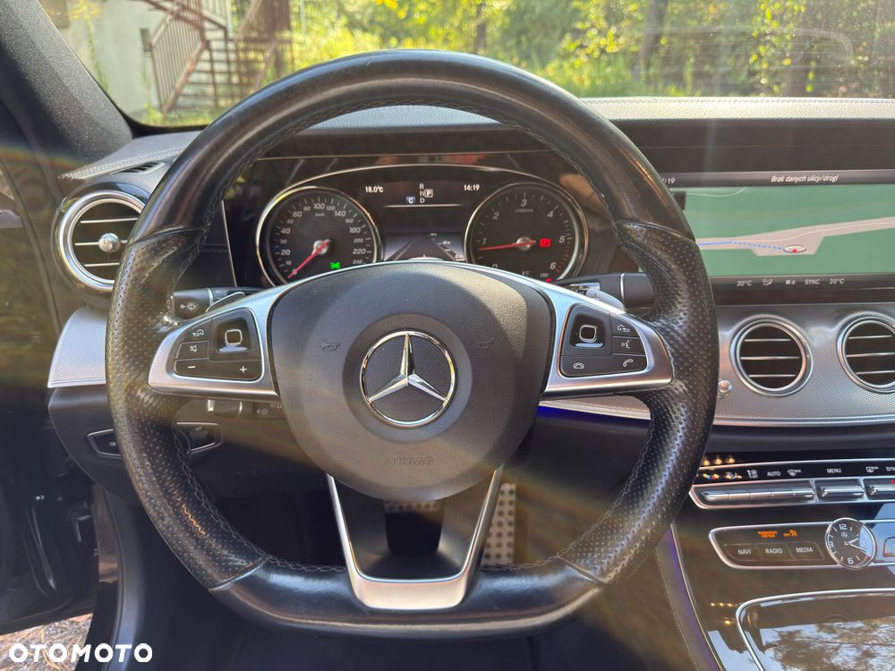 Mercedes-Benz Klasa E - 9