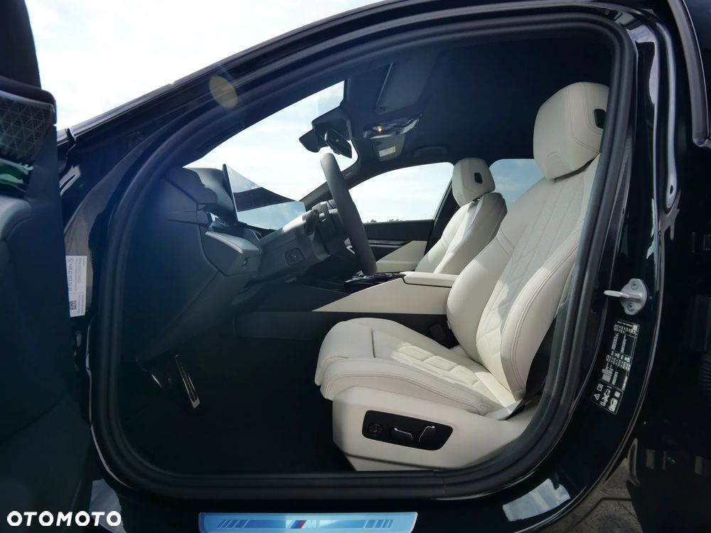 BMW Seria 5 520d xDrive mHEV M Sport - 29