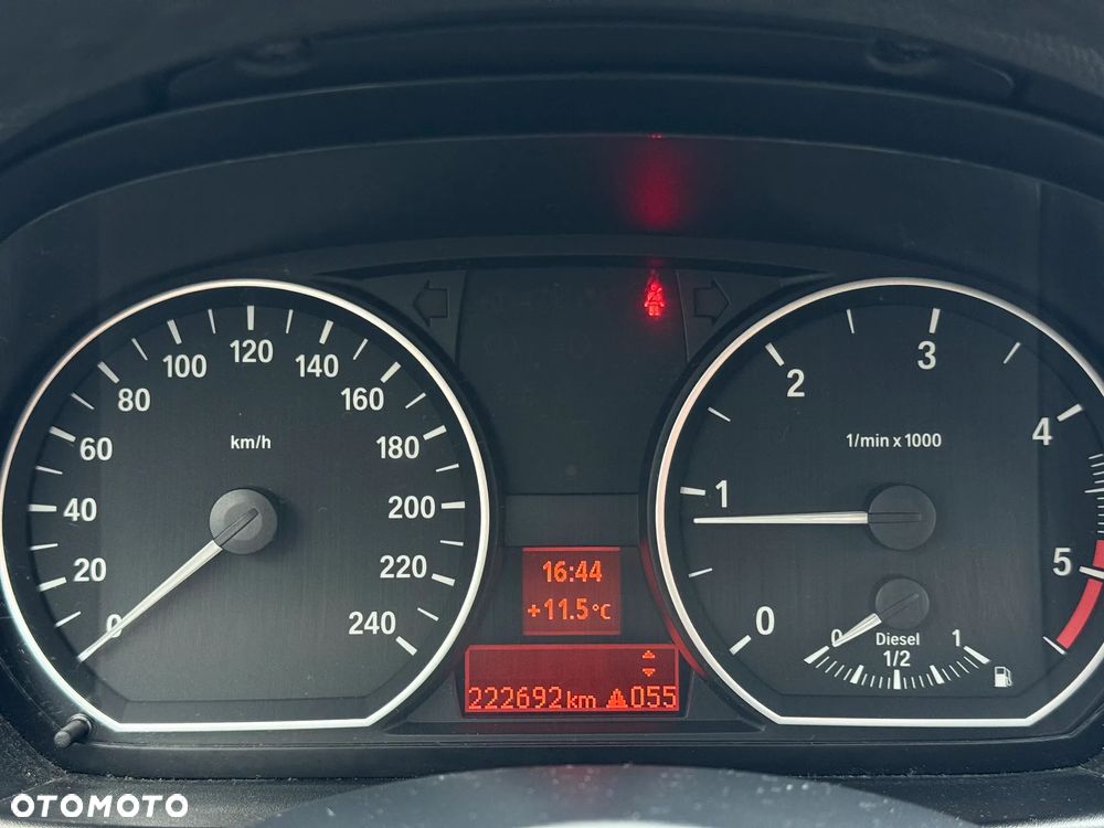 BMW Seria 1 118d DPF - 13