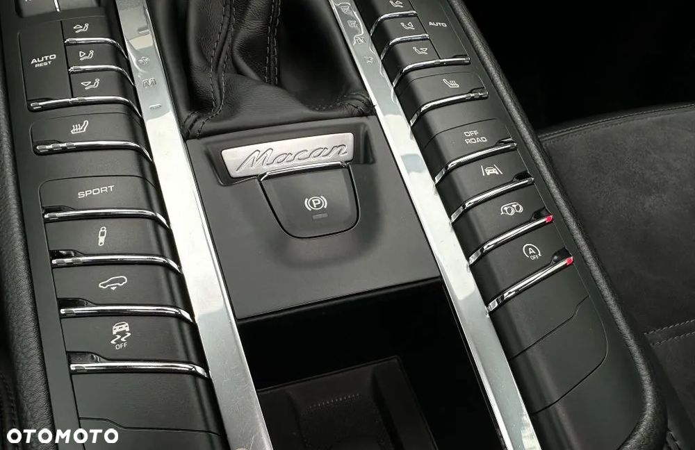 Porsche Macan GTS PDK - 23