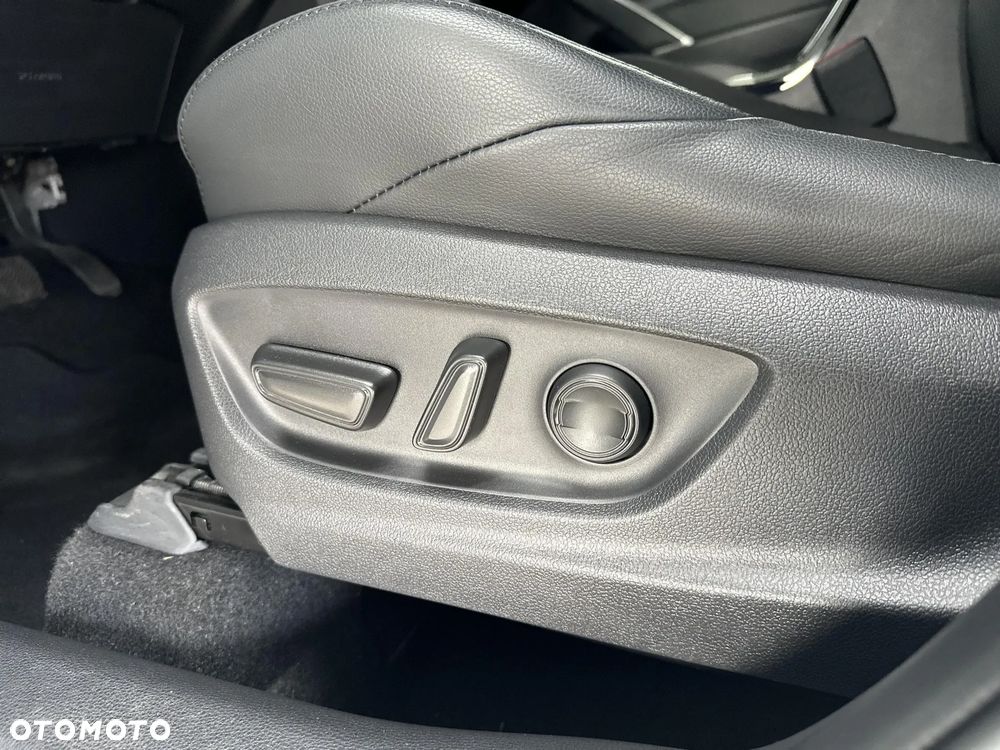 Toyota Corolla Cross 2.0 Hybrid Executive - 27