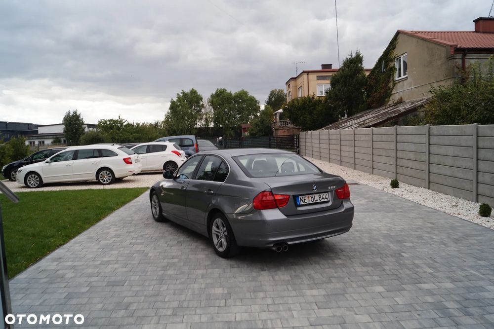BMW Seria 3 325i - 33