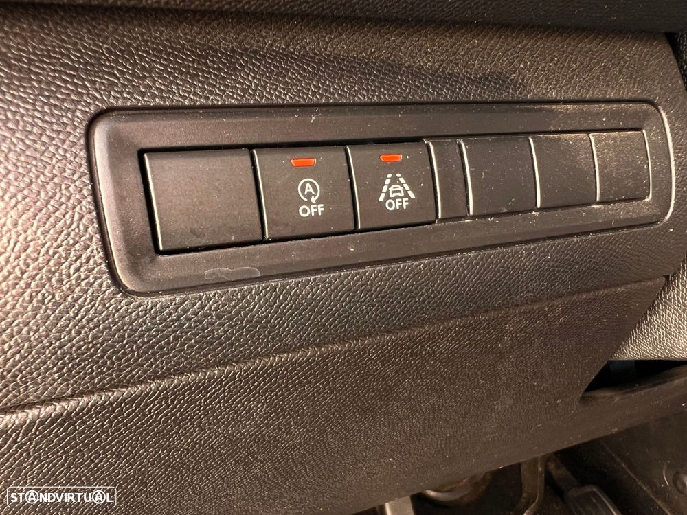 Peugeot 308 1.2 PureTech Allure - 36