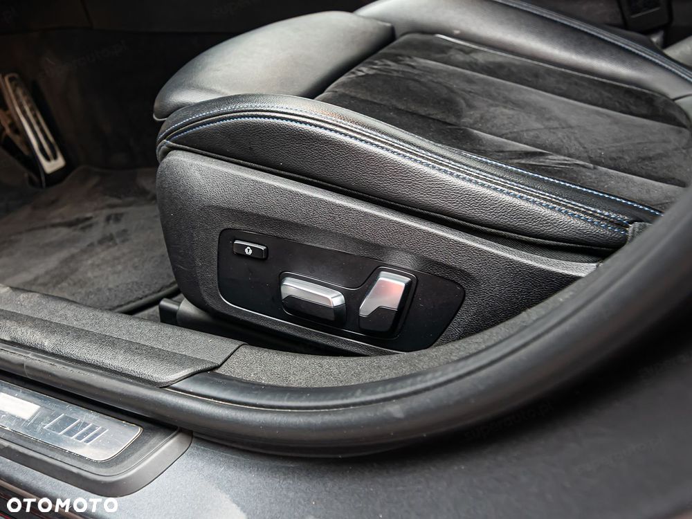 BMW Seria 3 318d M Sport Shadow - 8
