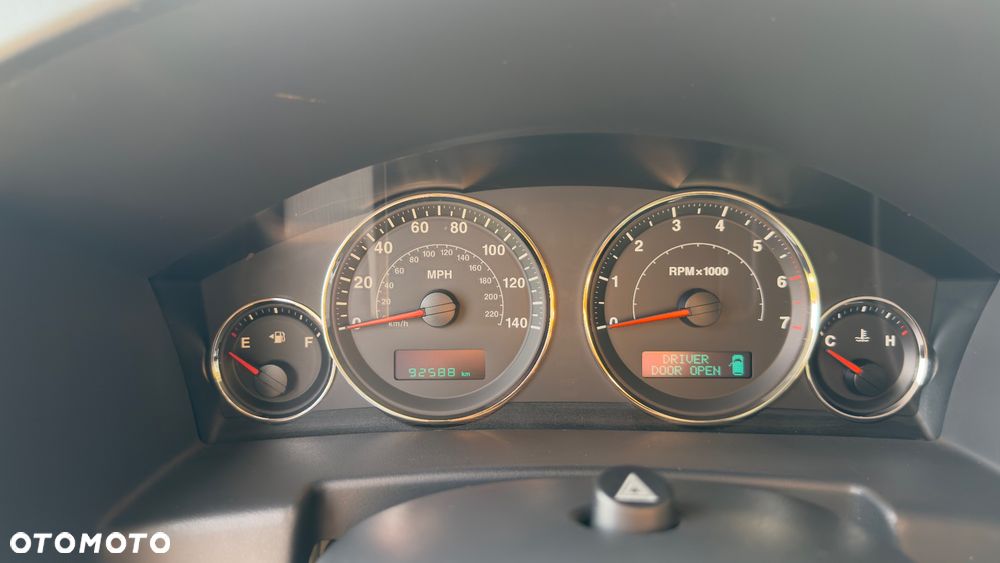 Jeep Commander 5.7 V8 Limited - 20