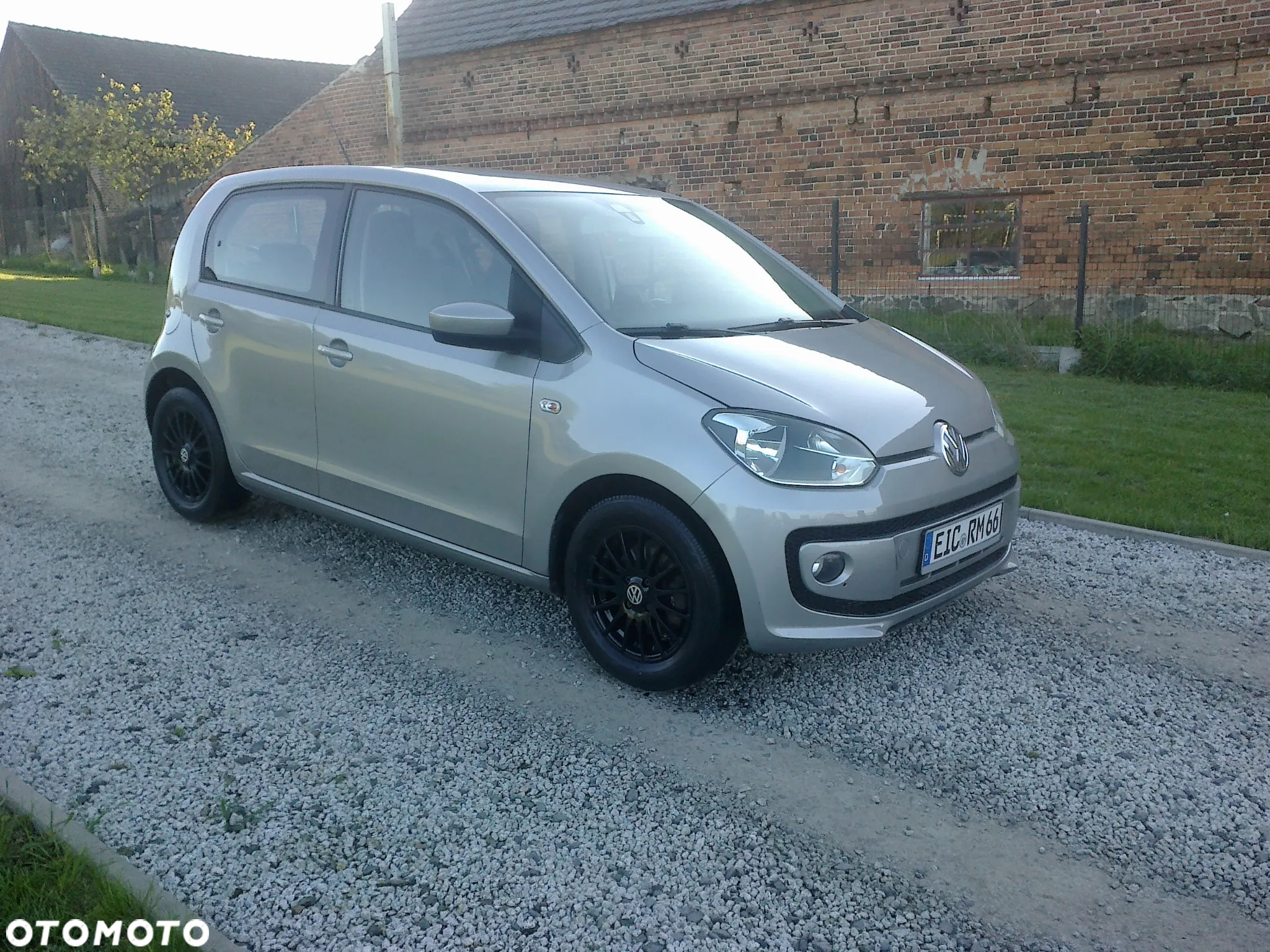Volkswagen up! - 3
