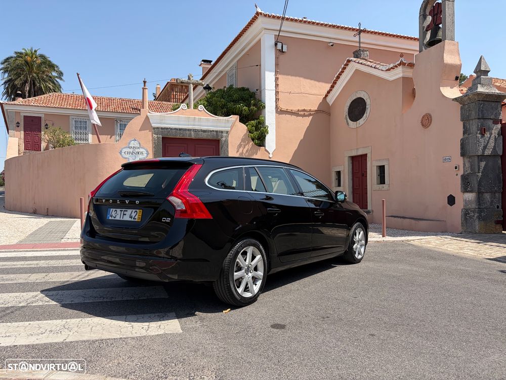 Volvo V60 2.0 D2 Momentum - 16