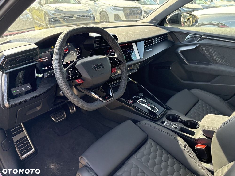 Audi RS3 Limousine - 10