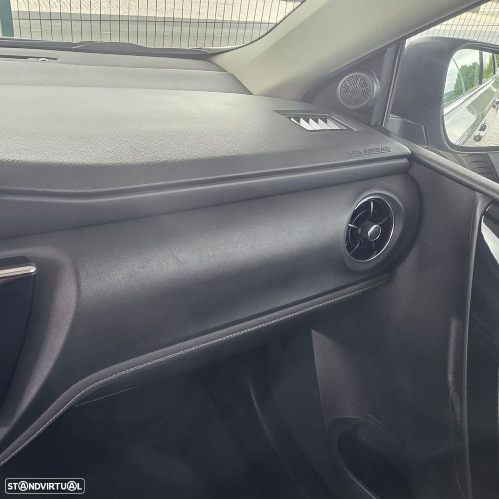 Toyota Auris 1.4 D-4D Comfort+Pack Sport - 28