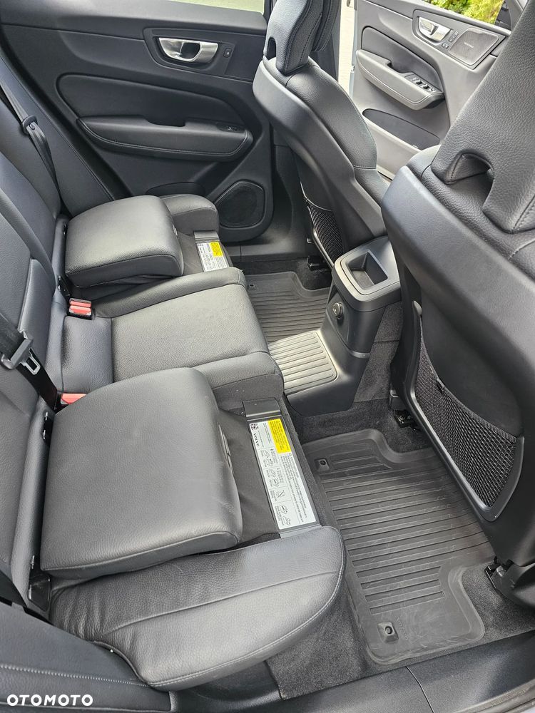 Volvo XC 60 T8 AWD Recharge Plus Black Edition - 15