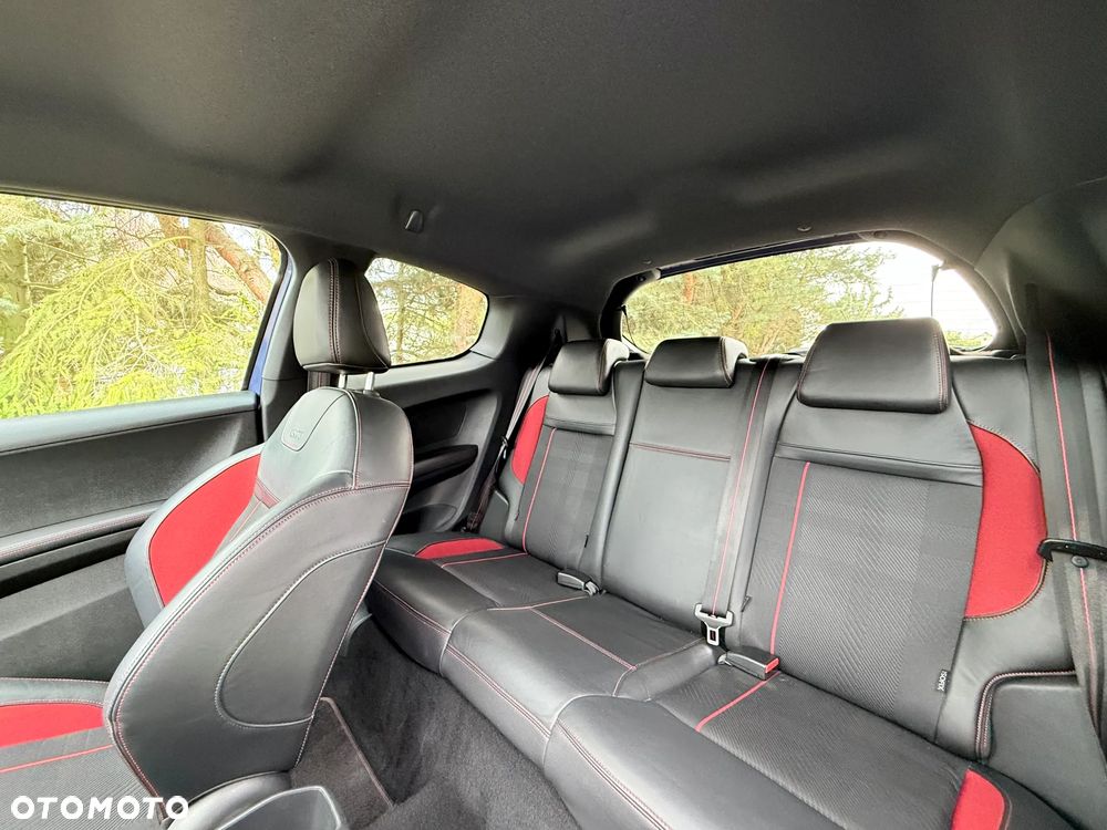 Peugeot 208 GTI 200 THP - 23