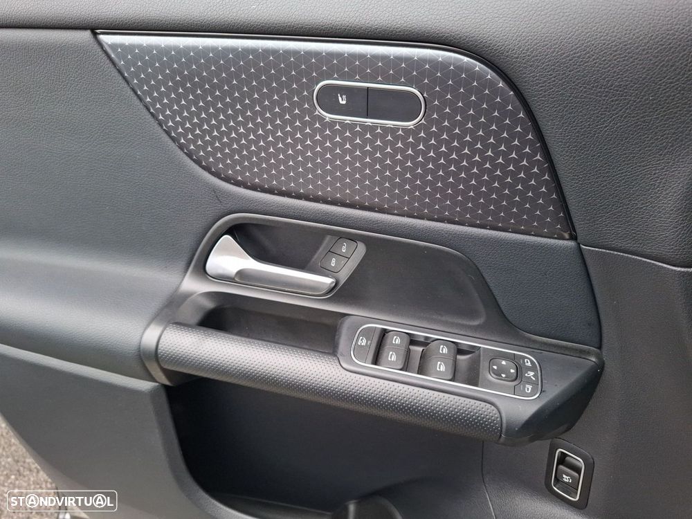 Mercedes-Benz GLA 180 d - 19