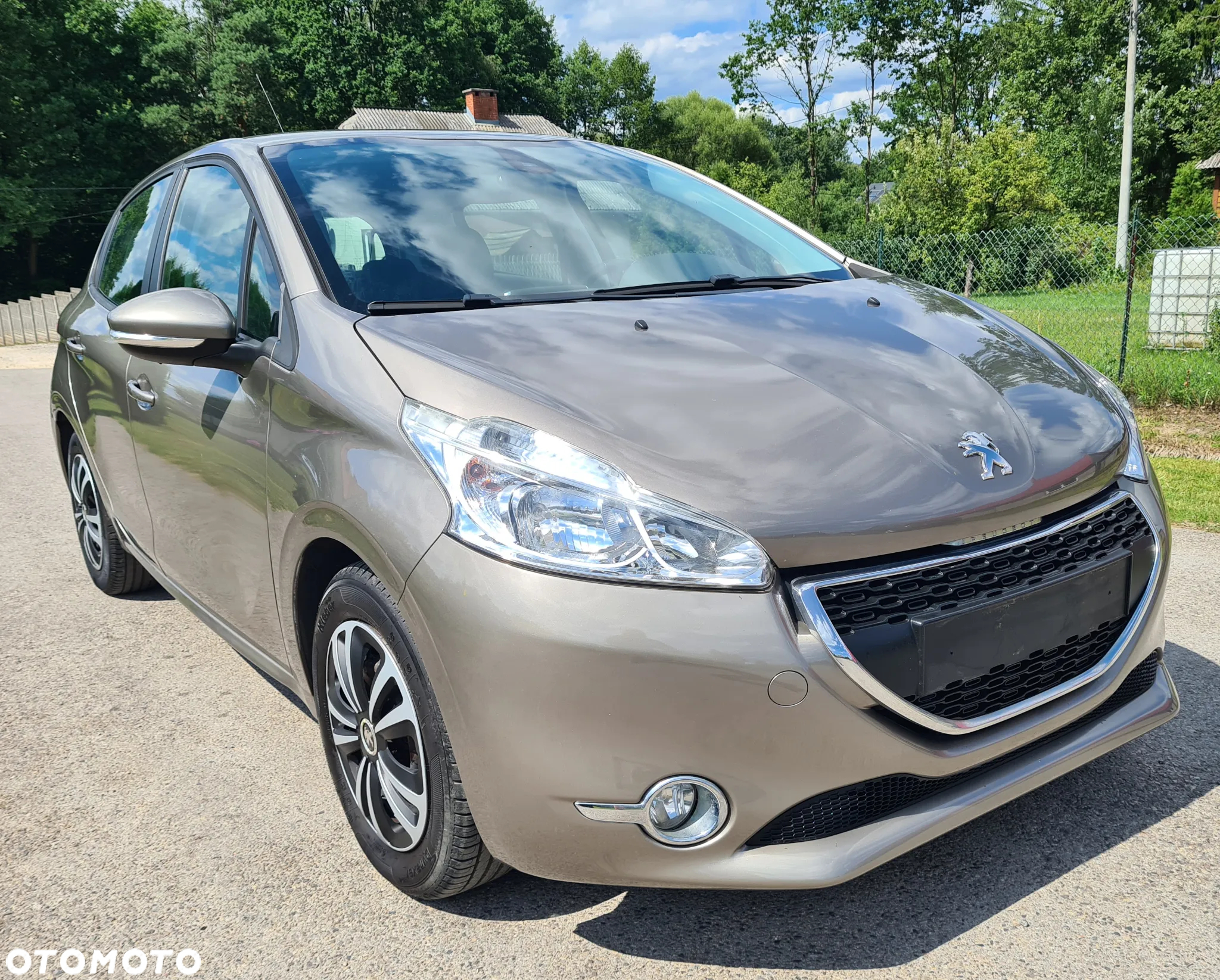Peugeot 208 - 2
