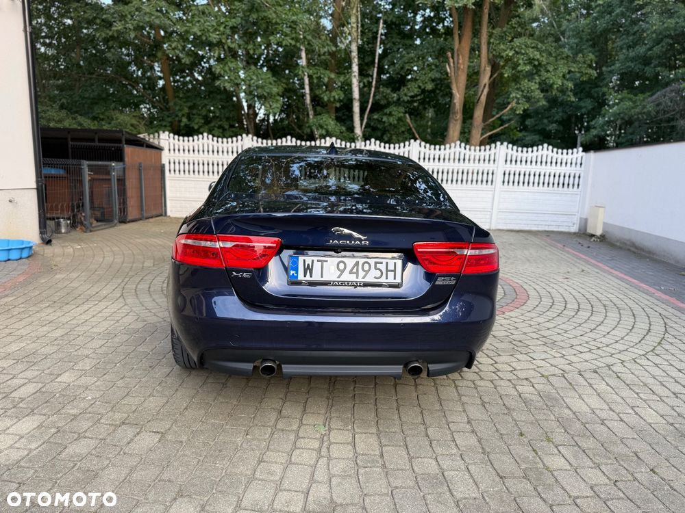 Jaguar XE 25t AWD Prestige - 6