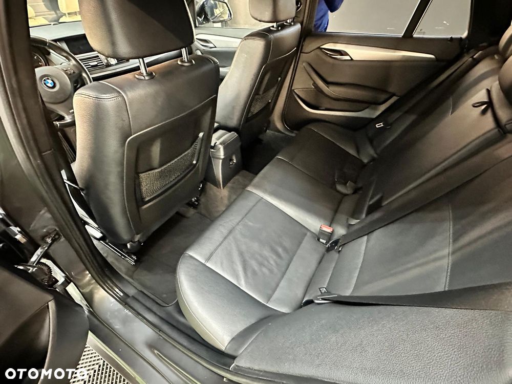 BMW X1 xDrive20d Sport Line - 11