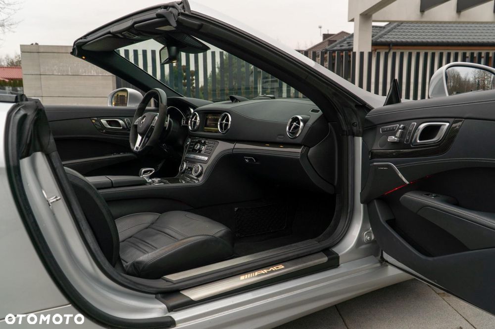 Mercedes-Benz SL 63 AMG - 26