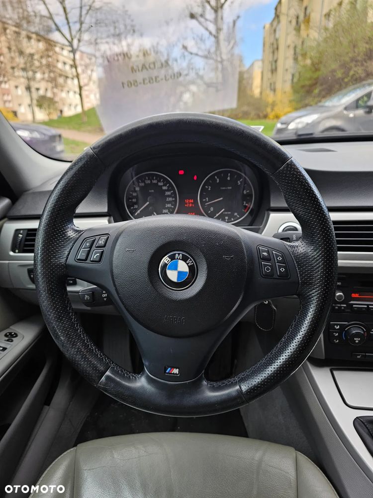 BMW Seria 3 330i - 5