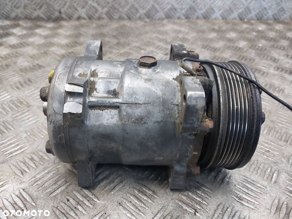 SPRĘŻARKA KOMPRESOR KLIMATYZACJI AUDI 80 B4 1.9 TDI - 4