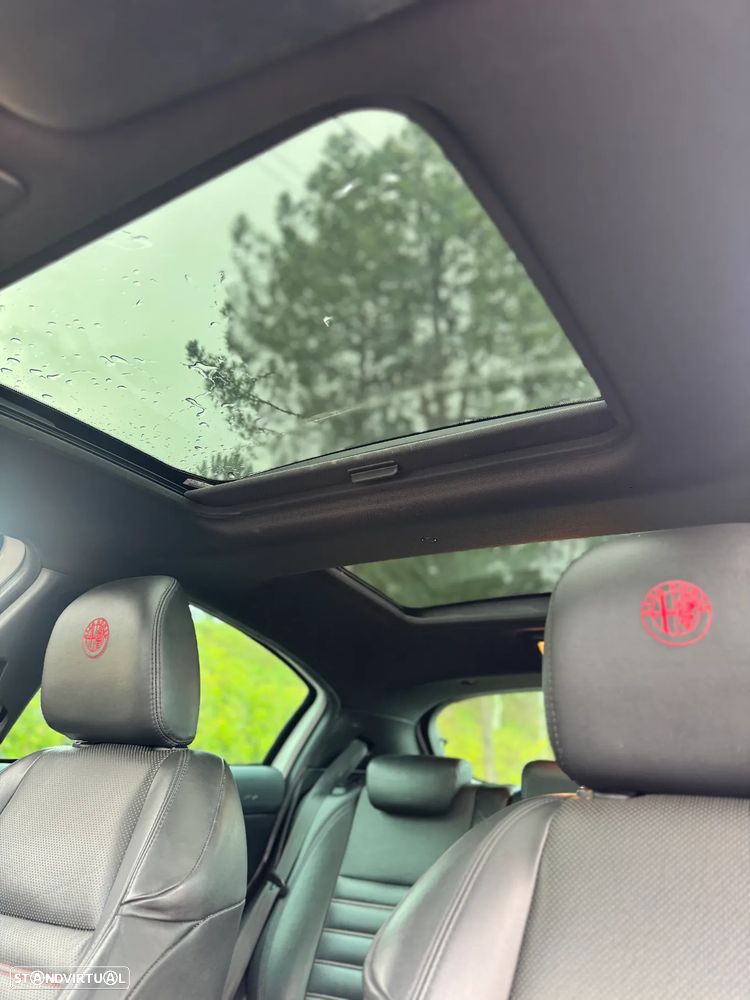 Alfa Romeo Giulietta 2.0 JTDM Distinctive - 26