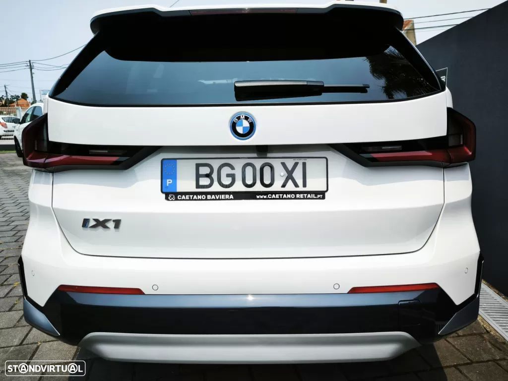 BMW iX1 eDrive20 - 16