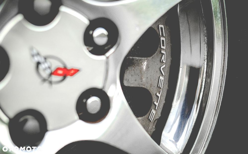 Chevrolet Corvette - 7