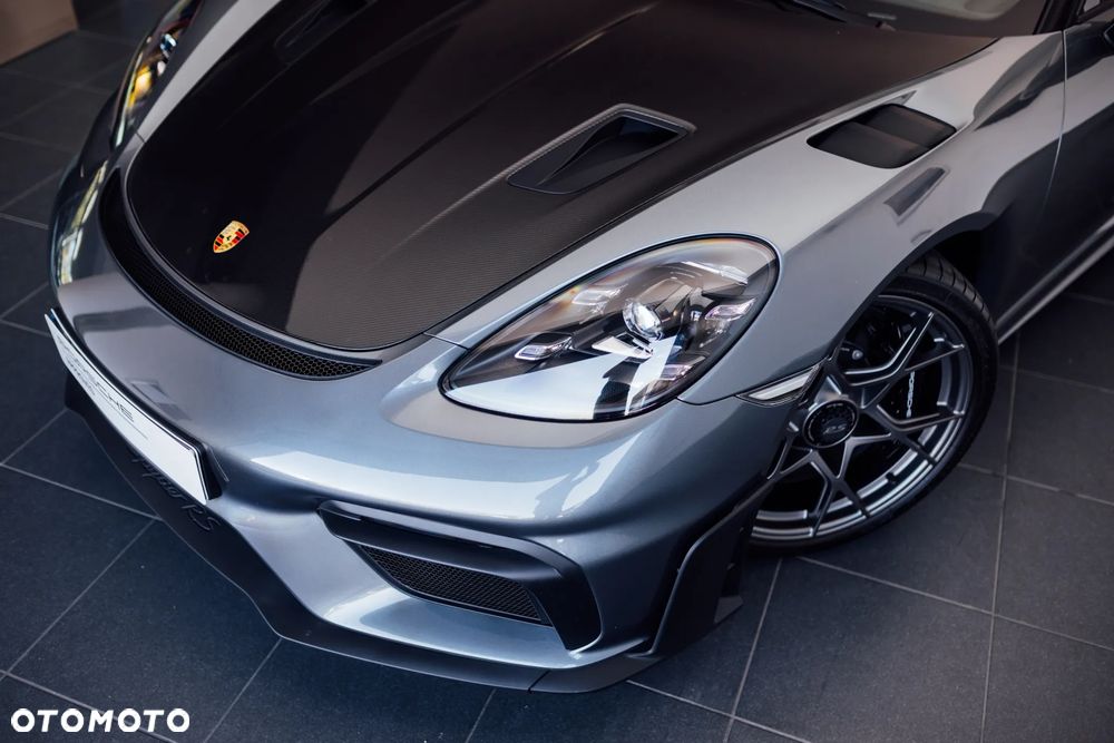 Porsche 718 Spyder - 38