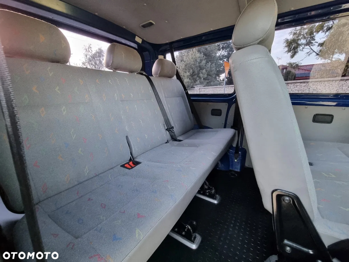 Volkswagen Transporter Shuttle TDI L1 - 10