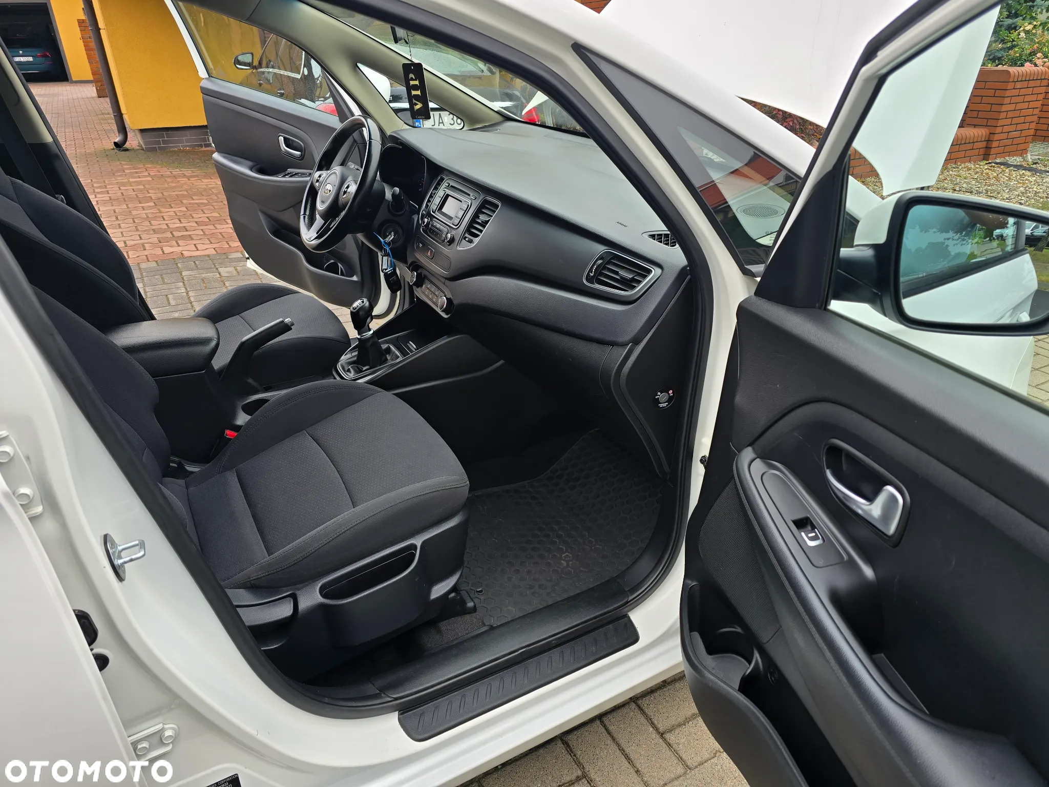 Kia Carens 1.7 CRDi 115 UEFA EURO 2016 - 22