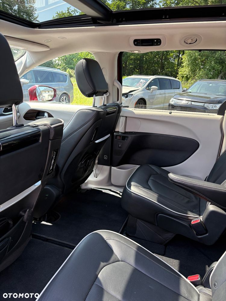 Chrysler Pacifica - 3