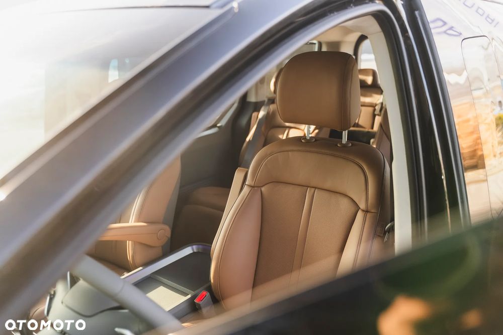 Hyundai Staria 1.6 T-GDI HEV Luxury - 11