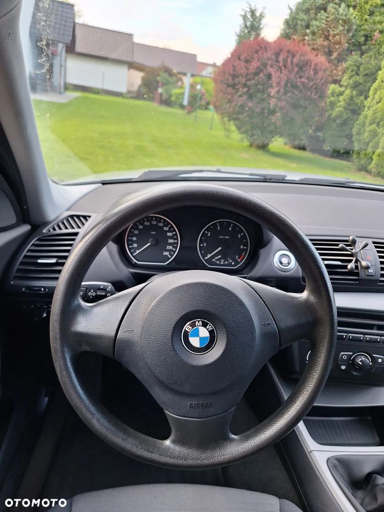 BMW Seria 1 - 29