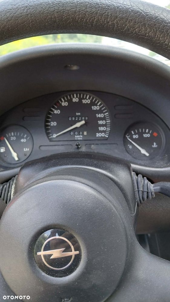 Opel Corsa - 8