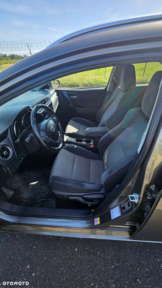 Toyota Auris - 7
