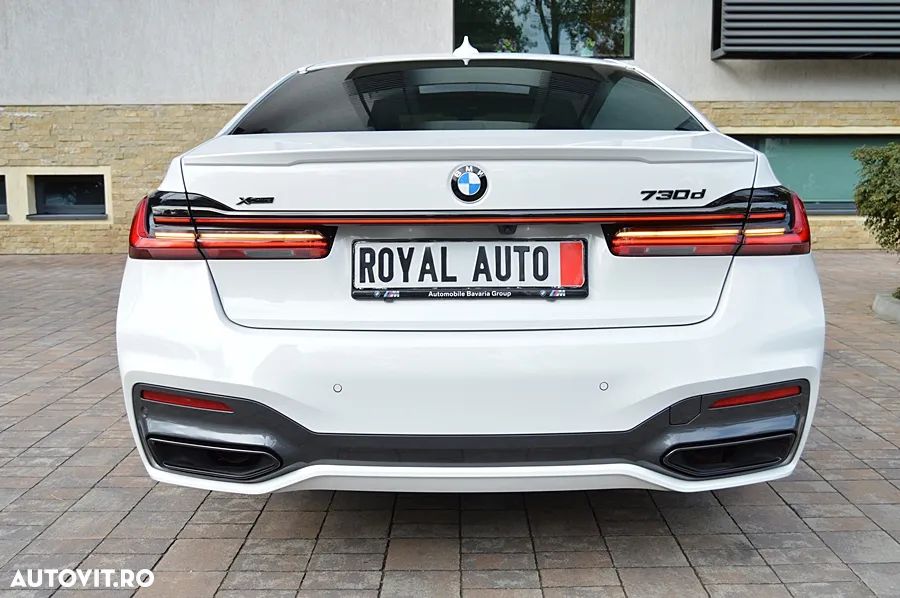 BMW Seria 7 730d xDrive MHEV - 11