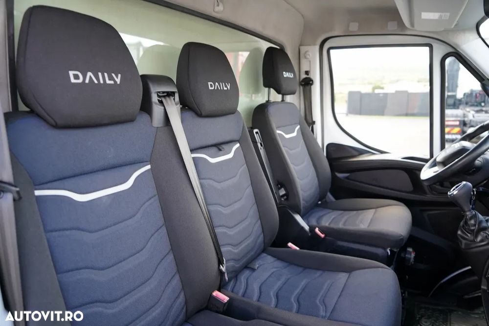 Iveco DAILY 35-180 / CONTAINER - CORTINĂ / AUTOMAT / DHOLLANDIA LIFT / GVWR: 3500 KG / 2021 - - 32