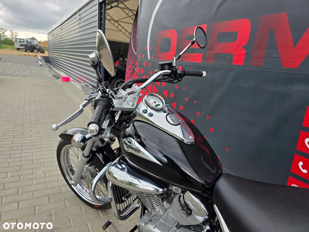 Suzuki Intruder - 9