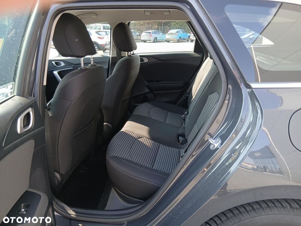Kia Ceed 1.5 T-GDI M - 26
