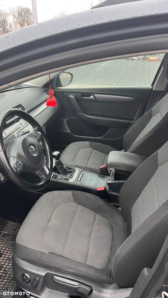 Volkswagen Passat 1.6 TDI Comfortline - 5