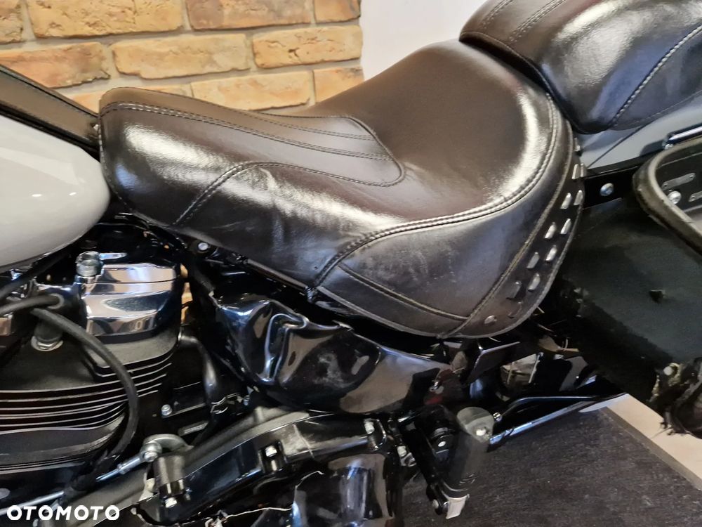 Harley-Davidson Softail Heritage Classic - 29