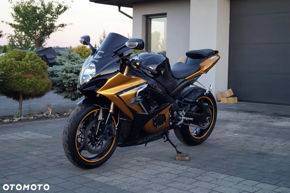 Suzuki GSX-R - 2