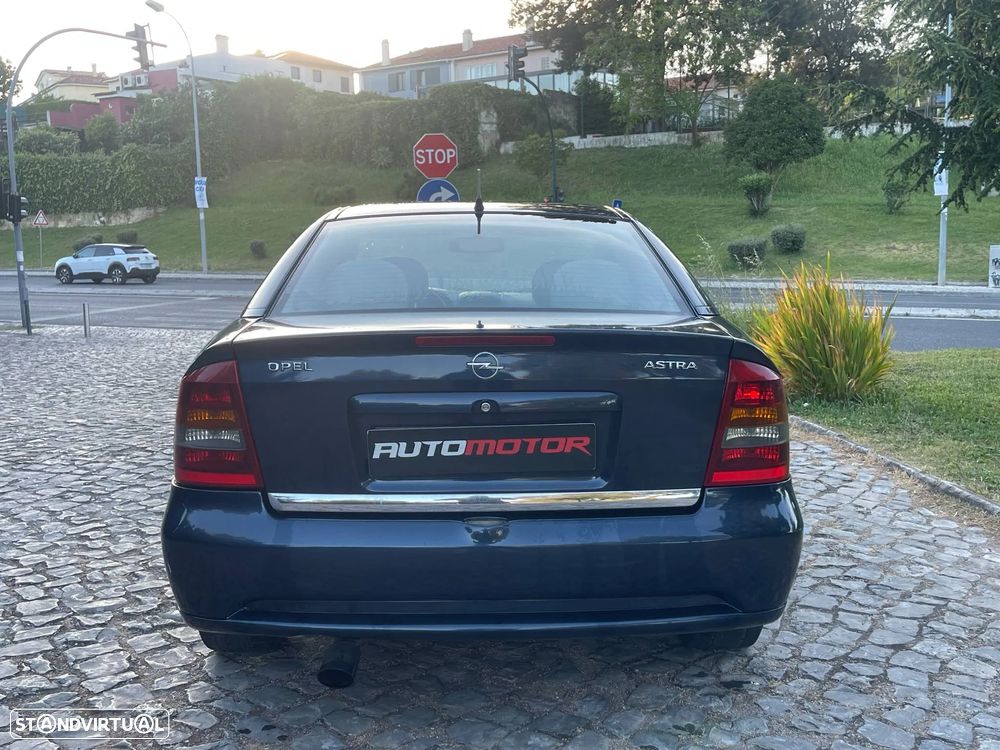 Opel Astra Coupe 1.8 16V - 5