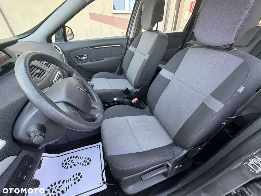 Renault Grand Scenic - 17