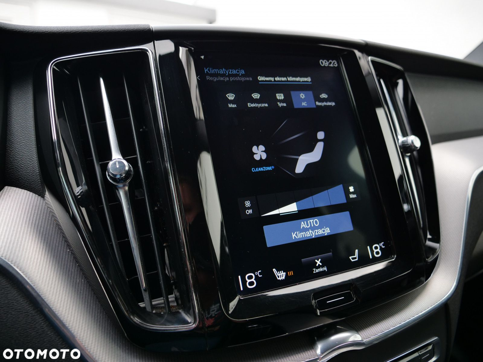 Volvo XC 60 - 25
