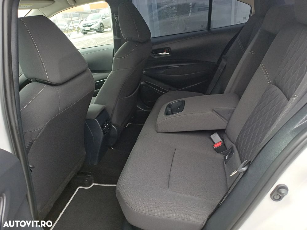 Toyota Corolla 1.8 HSD Dynamic - 11