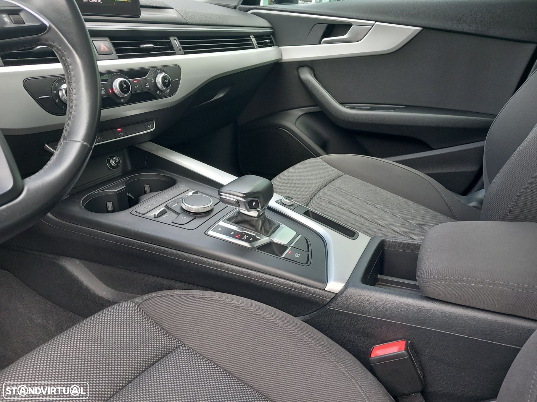 Audi A4 Avant 35 TDI Design S tronic - 37