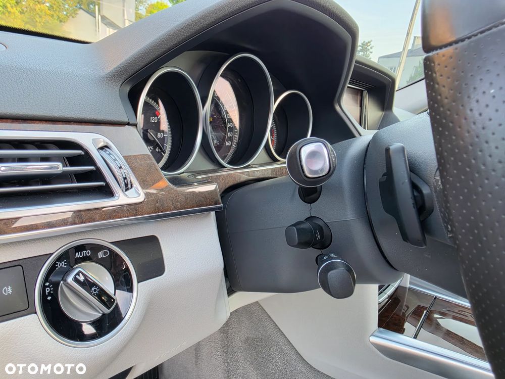 Mercedes-Benz Klasa E 350 Classic - 20