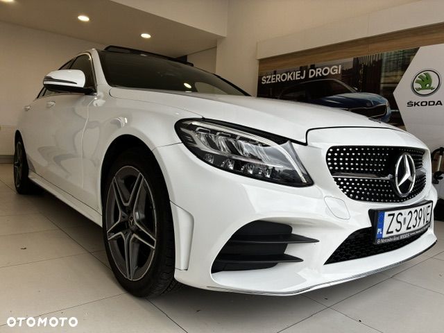 Mercedes-Benz Klasa C 300 4Matic 9G-TRONIC AMG Line - 12