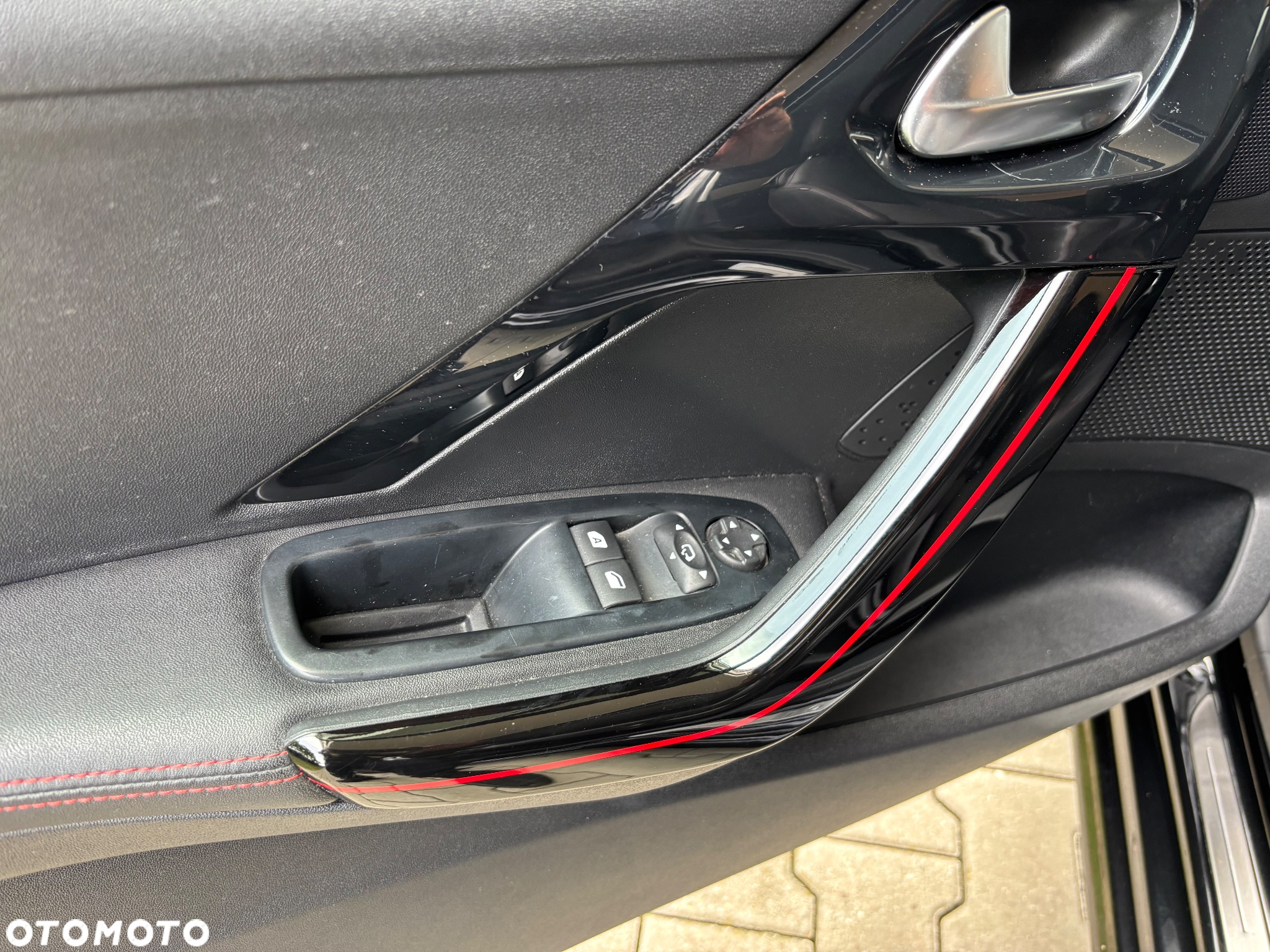 Peugeot 208 PureTech 110 Stop & Start Allure - 17