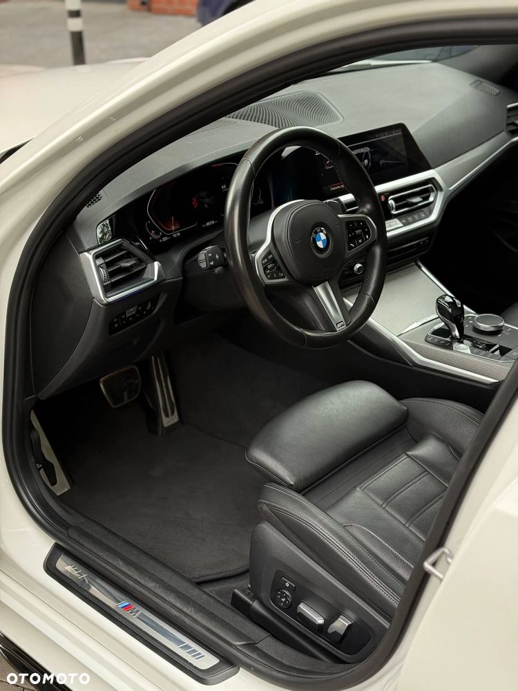 BMW Seria 3 330i M Sport sport - 9