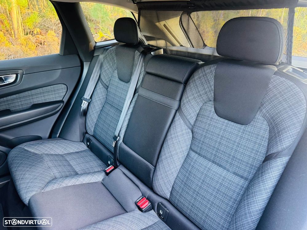 Volvo XC 60 2.0 B4 Inscription Geartronic - 52